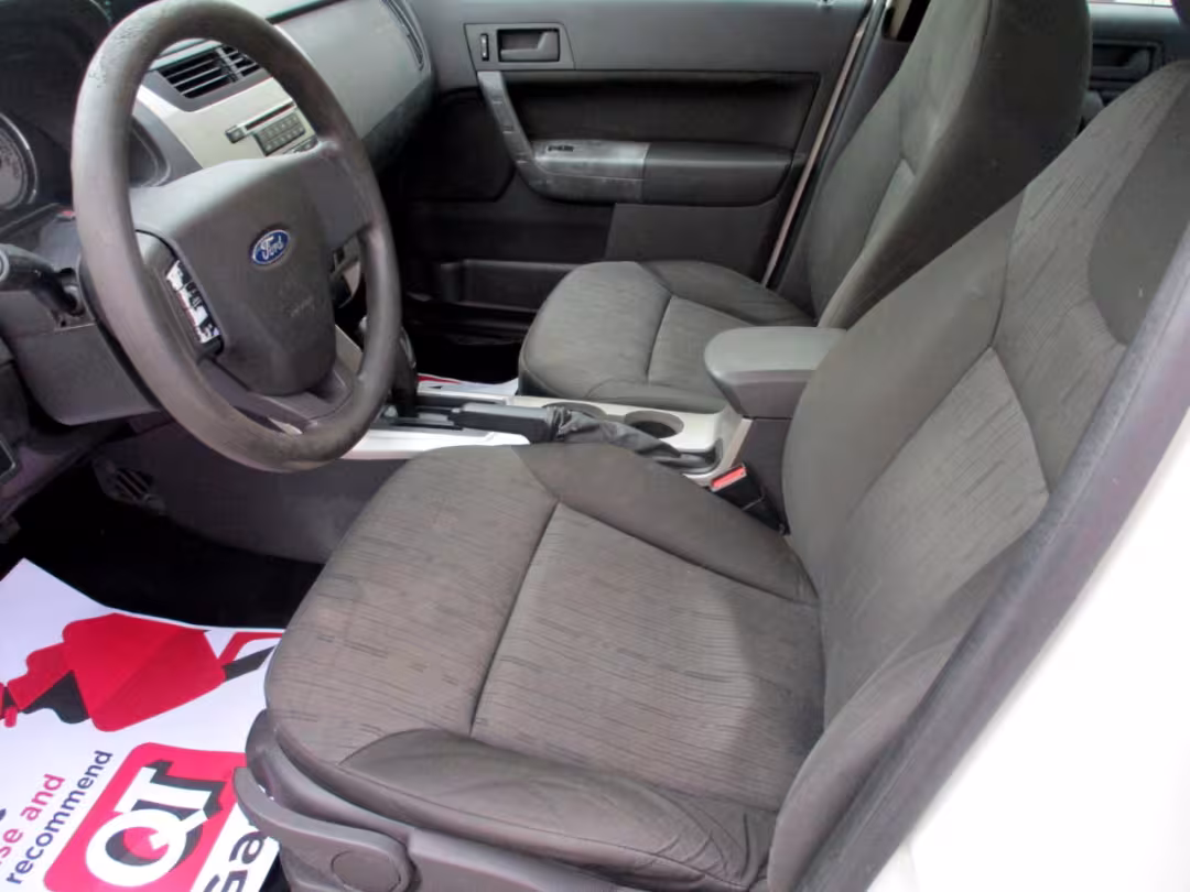 2009 Ford Focus - 1FAHP35N99W133800 - Image #12