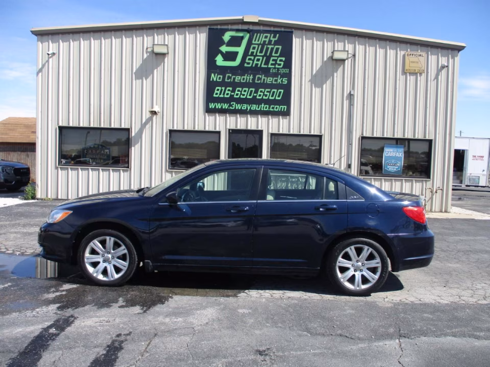 2014 Chrysler 200 Touring - Photo 8