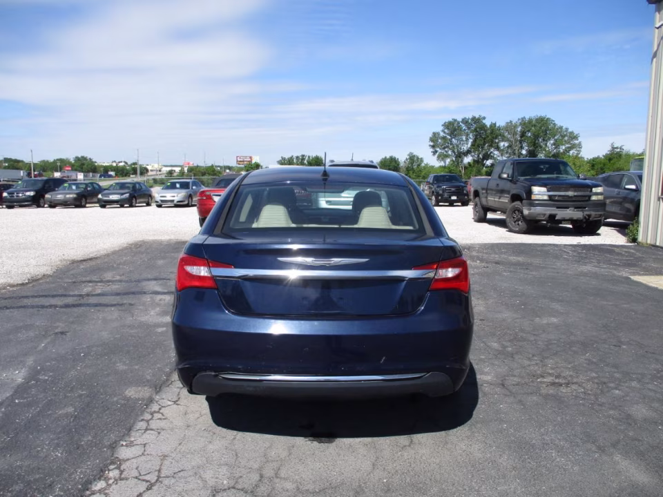 2014 Chrysler 200 Touring - Photo 6