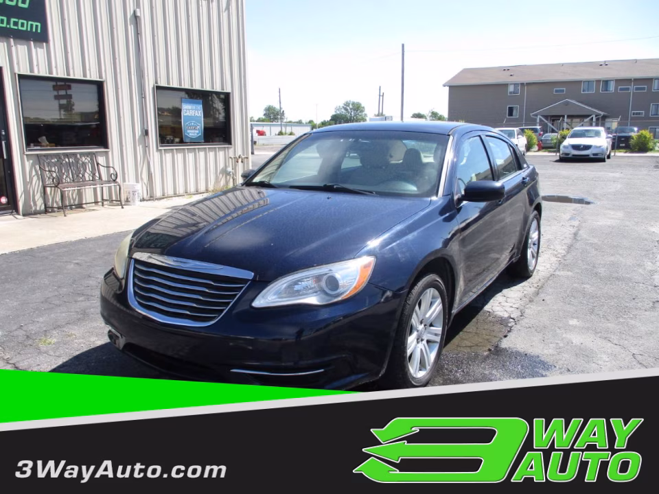 2014 Chrysler 200 Touring's photo
