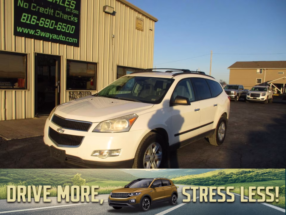 2011 Chevrolet Traverse LS AWD's photo