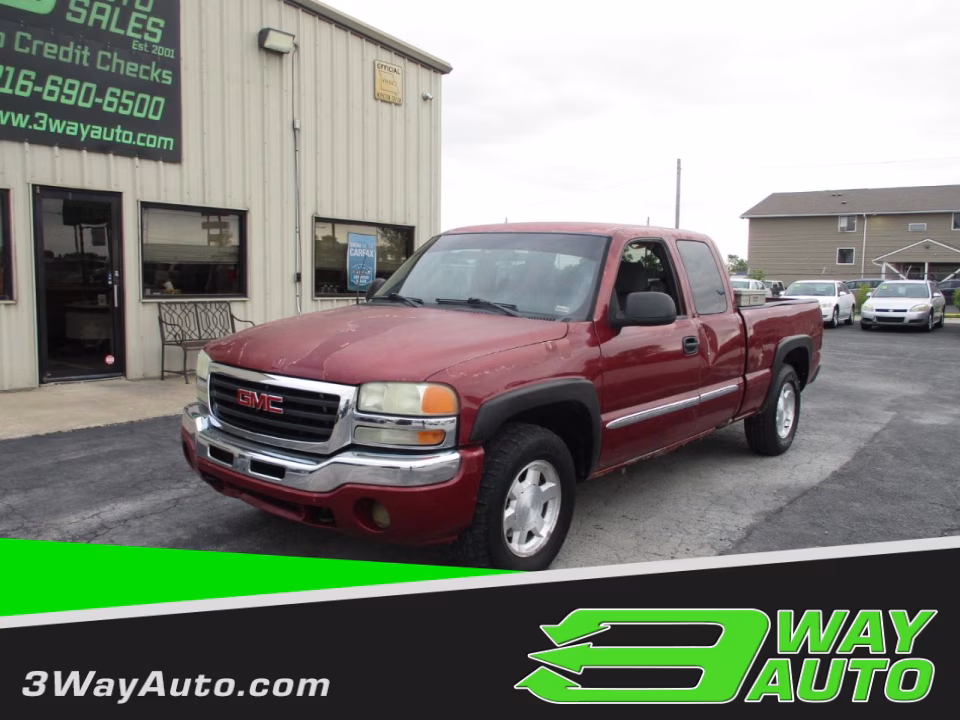 2005 GMC Sierra 4WD Extended Cab 8-ft SLT's photo