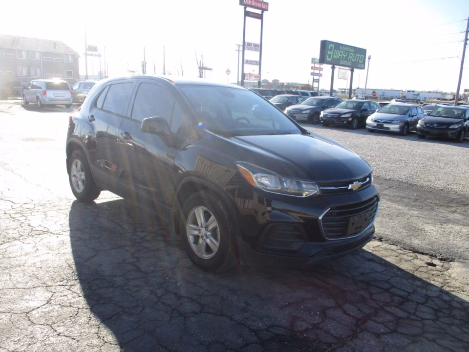 2020 Chevrolet Trax LS - Photo 4