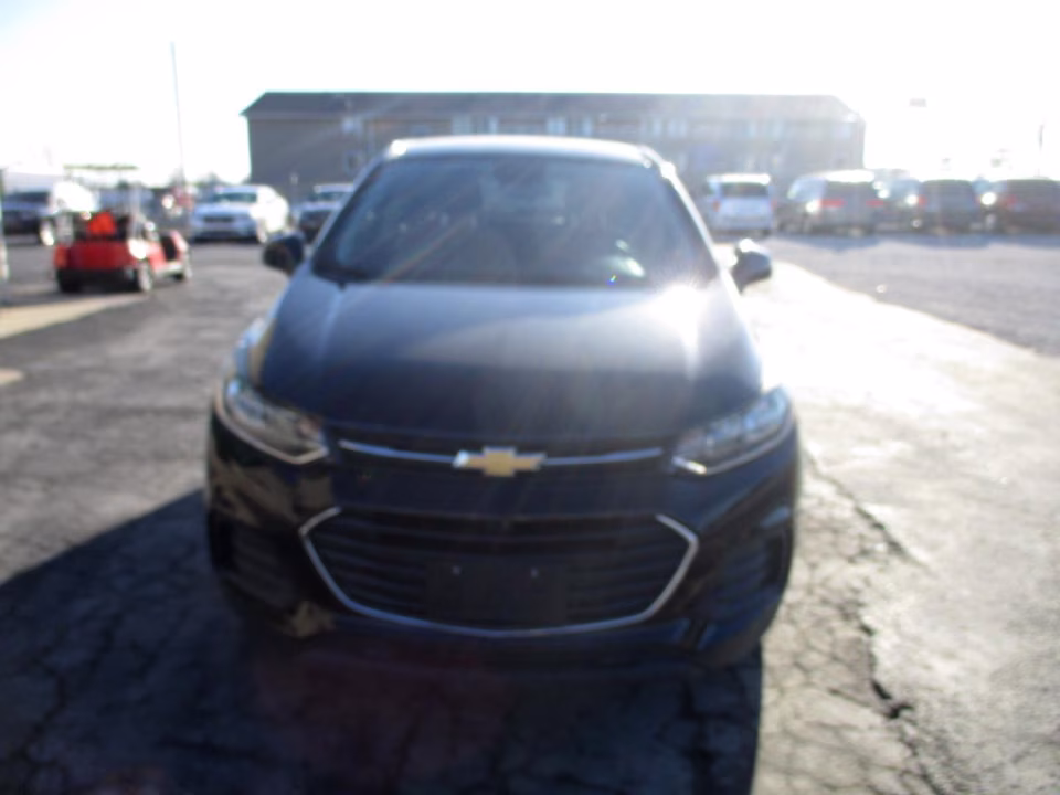 2020 Chevrolet Trax LS - Photo 3