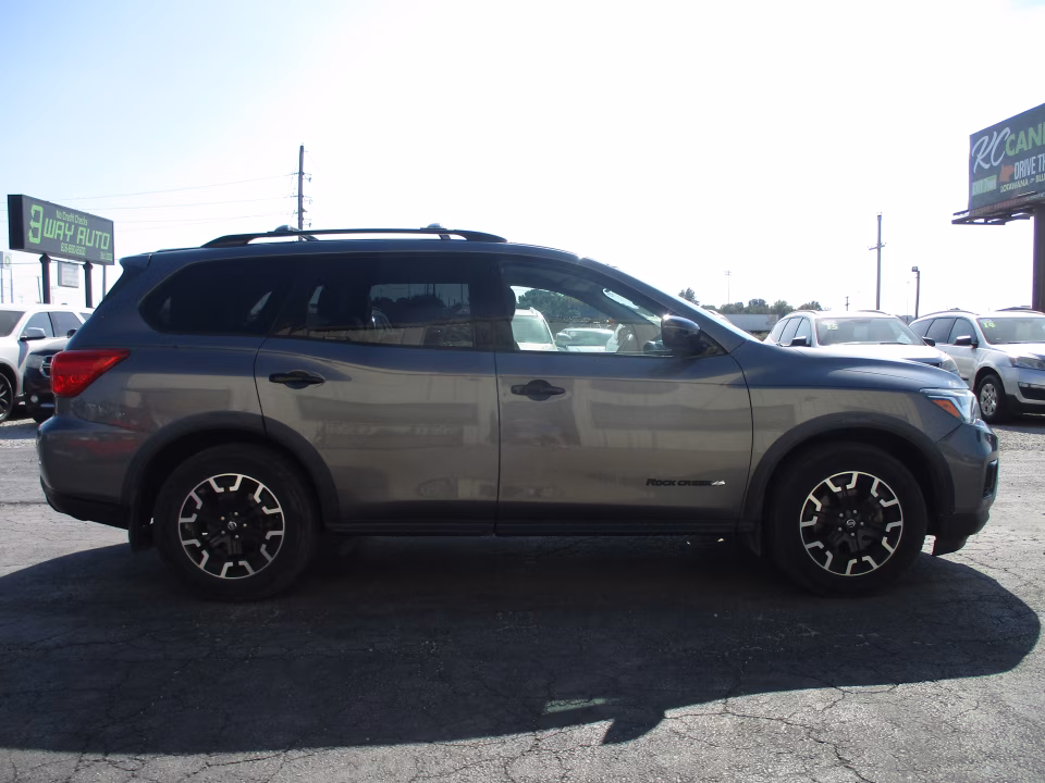 2019 Nissan Pathfinder SV